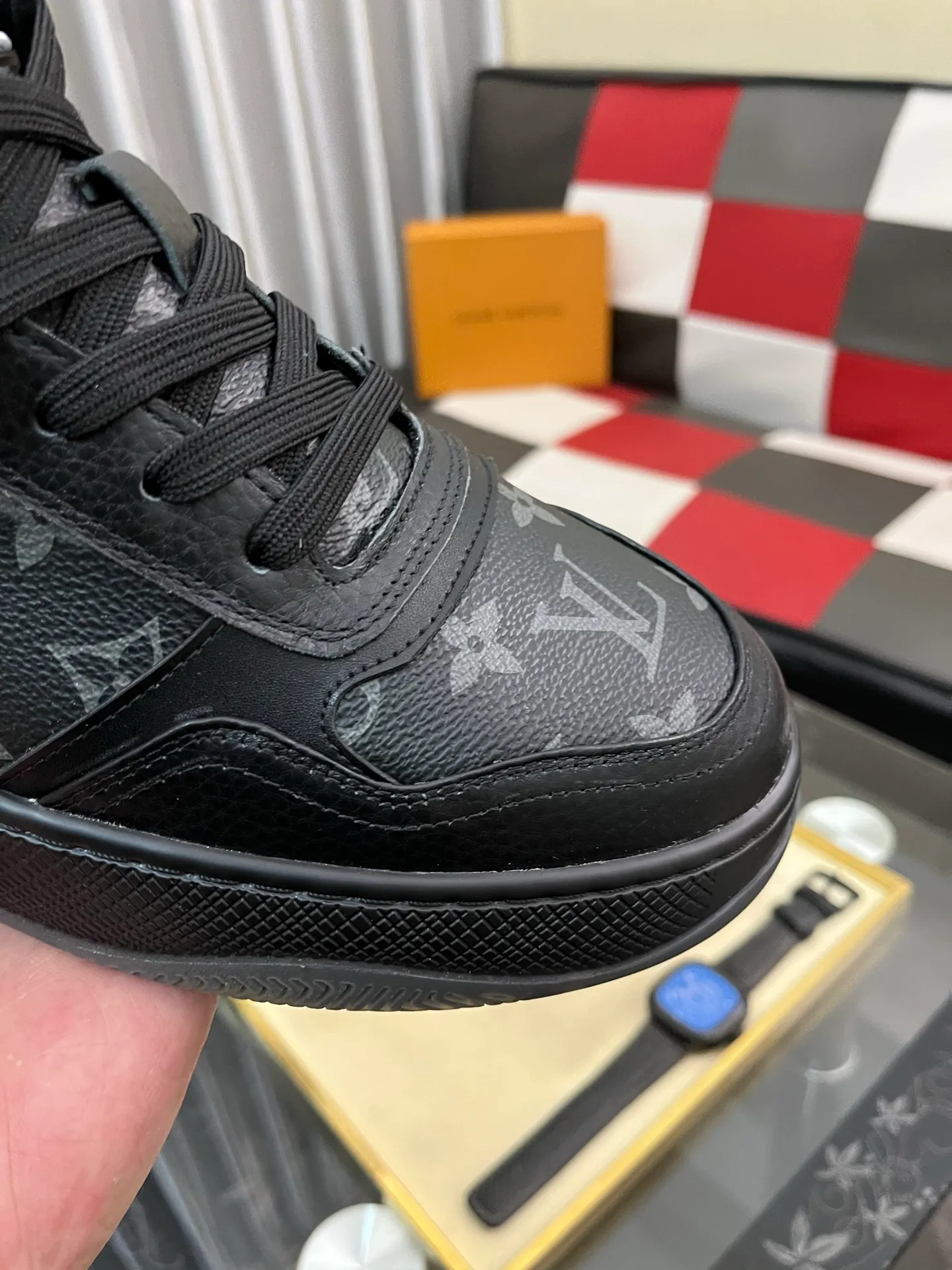 Ex-factory price: 438⌚️⌚️[LOUIS VUITTON] Same style as Louis Vuitton* official website 🚹Men's high-top casual shoes❤️Same style as popular celebrities and big names ~ Best-selling at home and abroad Lv focuses on the checkerboard series...Imported first-layer cowhide with special fabric ➕Full cotton, code number: 38-443️⃣Colors available